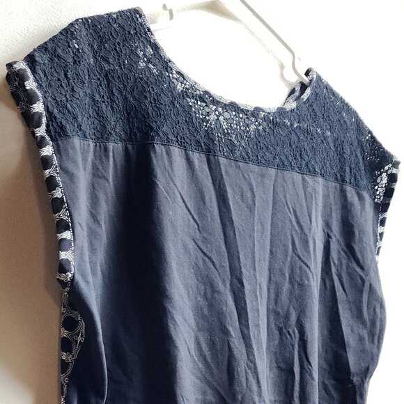 Van Heusen Black/White Print Cap Sleeve Blouse Size Large - Picture 9 of 12